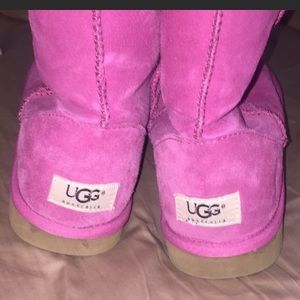 Size 8 magenta UGGS